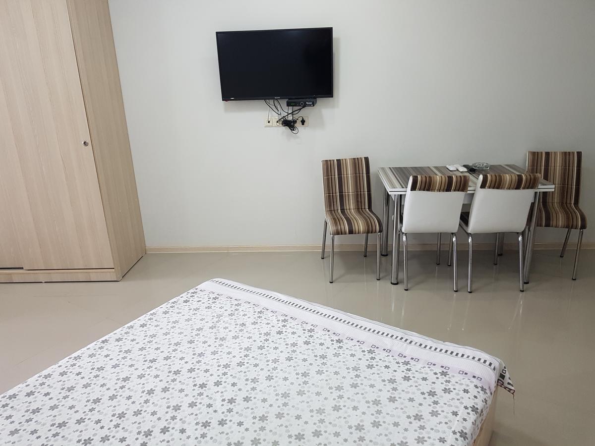 Apartment In Front Of Mcdonald'S Batumi Kültér fotó