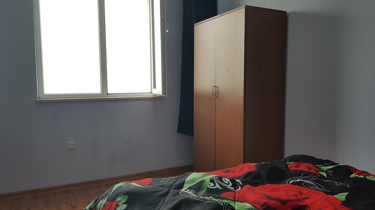 Apartment In Front Of Mcdonald'S Batumi Kültér fotó